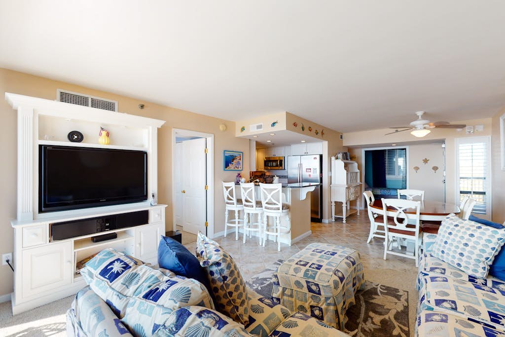 Sea Colony Ocean Fifth-Floor Condo with Hot Tub, Pool, & Basketball