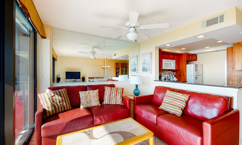 Sea Colony 5th floor condo w/ shared gym, tennis court & sauna - ocean view