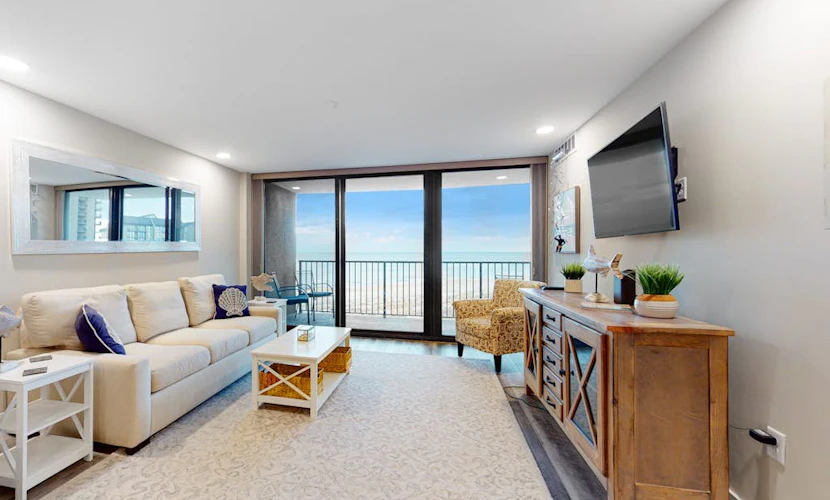 Sea Colony 6th floor condo w/ elevator, pool, and shared sauna