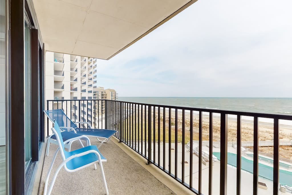 Sea Colony Ocean 7th floor condo w/free WiFi, tennis court, and elevator