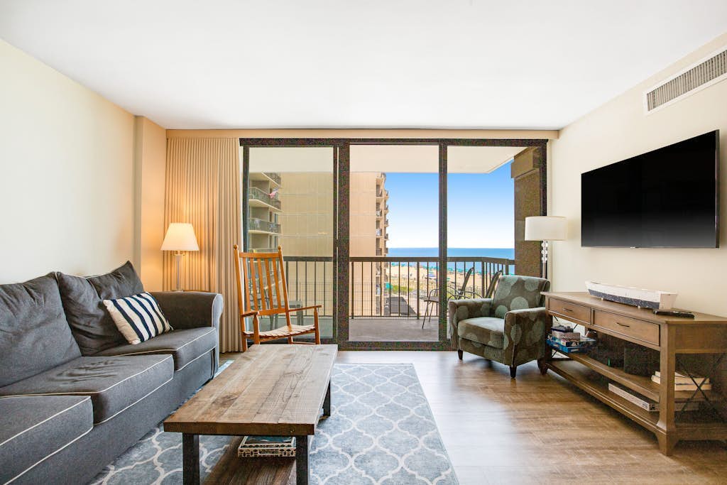 Sea Colony Ocean 5th floor condo w/ balcony, shared sauna, and tennis court