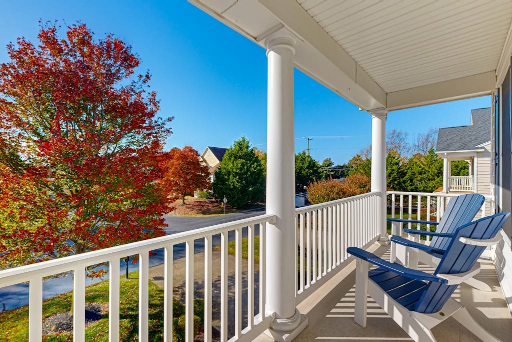 Bethany Lakes house w/ private gas grill, balcony, free WiFi, and pool