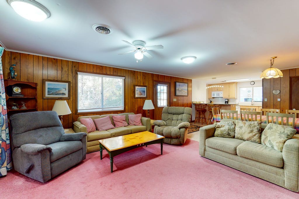 Sea Del Estates Home with Outdoor Shower, Grill, & Community Beach & Tennis
