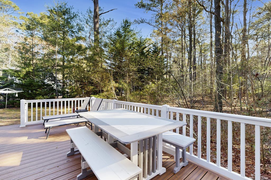 Middlesex Beach house w/ outside shower, grill & community private beach