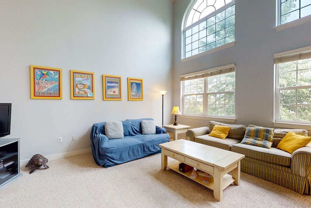 Wedgefield house w/ free WiFi, gas grill, outside shower & community pool