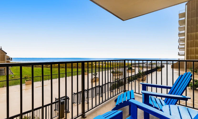 Sea Colony Ocean 2nd floor condo with elevator, pool, and gym