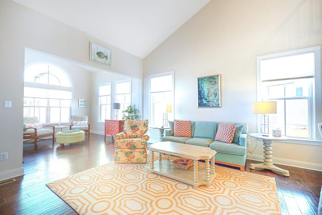 Bay Forest house with pools, gym, tennis, and free WiFi