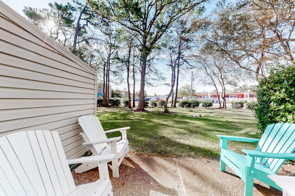 Sea Pines Village Townhouse w/ Free WiFi, Shared Outdoor Pool & More