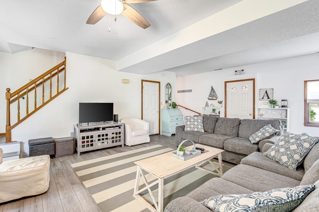 Dutch Colonial Townhome in The Kent Condo Community w/Free WiFi, AC, & More