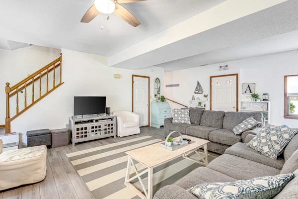 Dutch Colonial Townhome in The Kent Condo Community w/Free WiFi, AC, & More