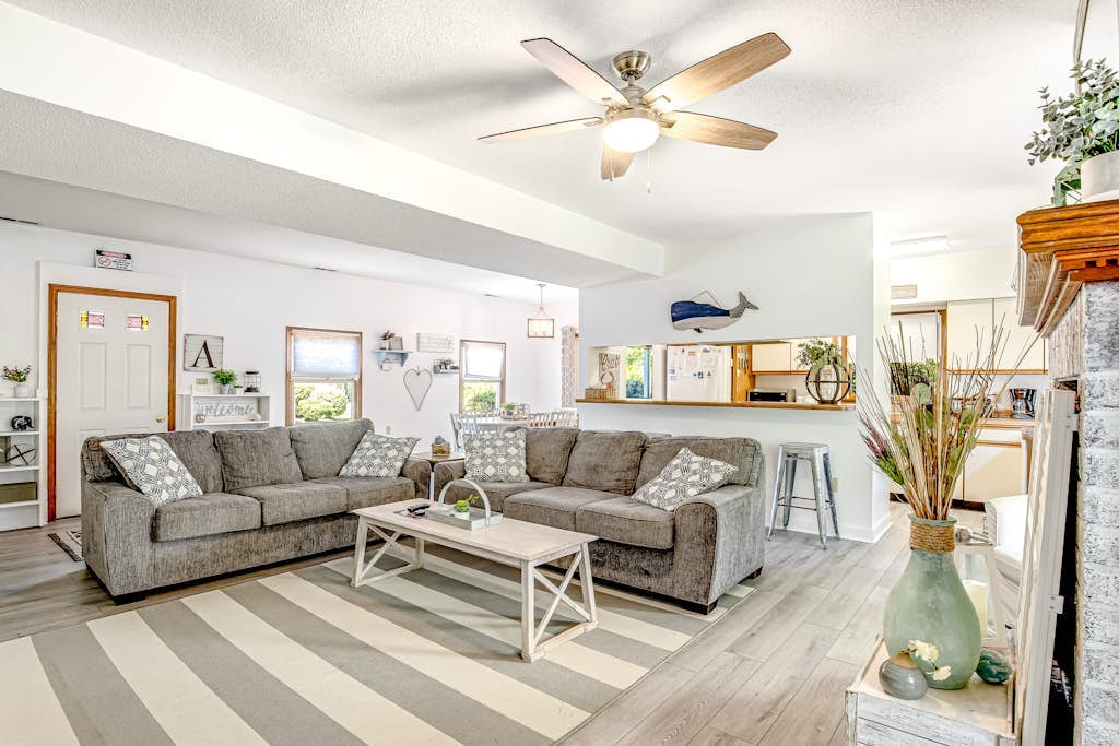 Dutch Colonial Townhome in The Kent Condo Community w/Free WiFi, AC, & More