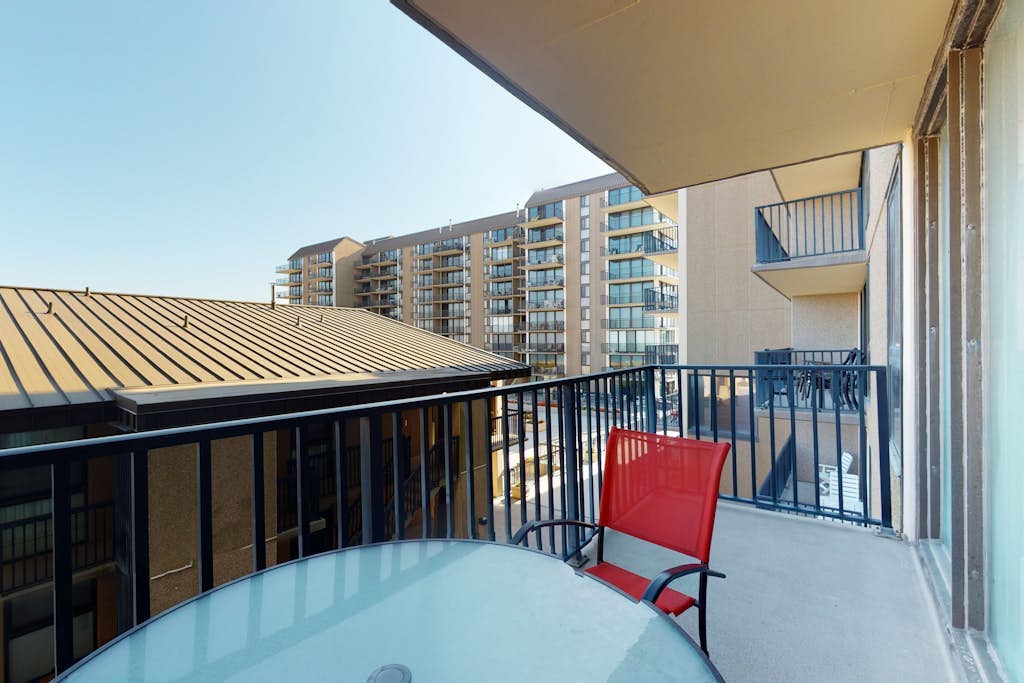 Sea Colony Oceanside Condo Steps to Private Beach, Pools and Tennis