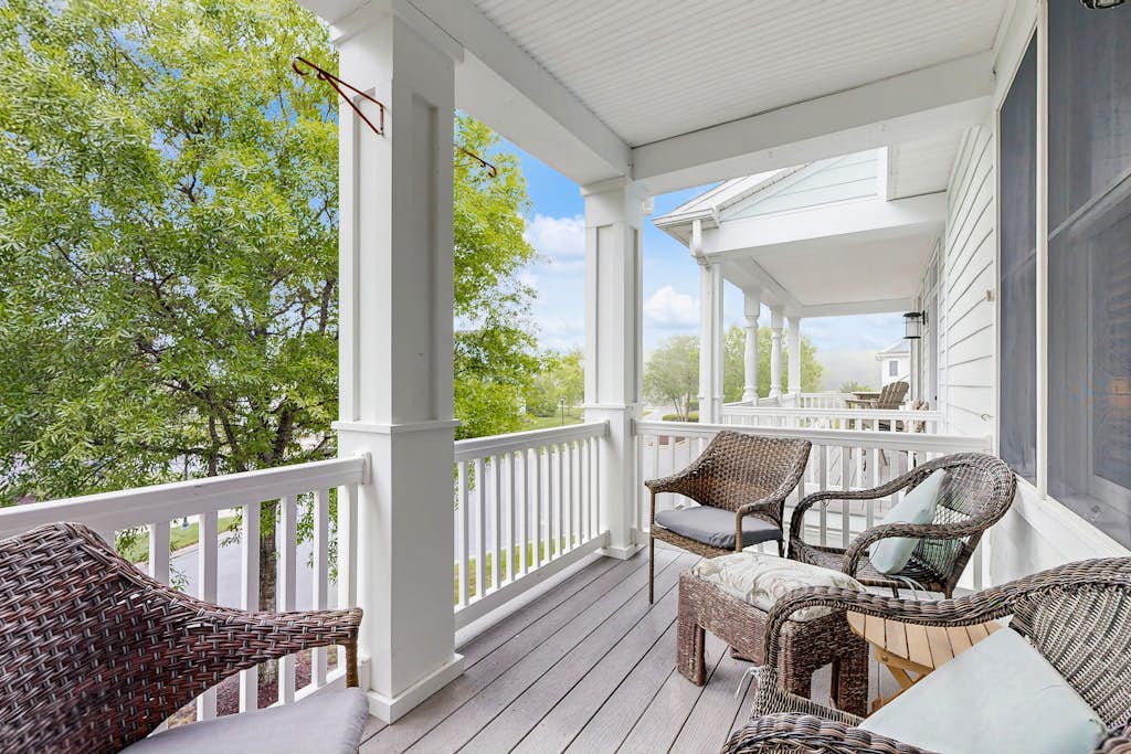 Three-Story Bayside Resort Retreat W/ Shared Pool/Hot Tub, Balcony & Central AC
