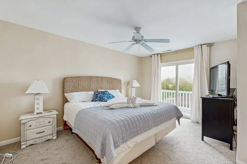 Bayside Resort - 11490 West Sand Cove Rd
