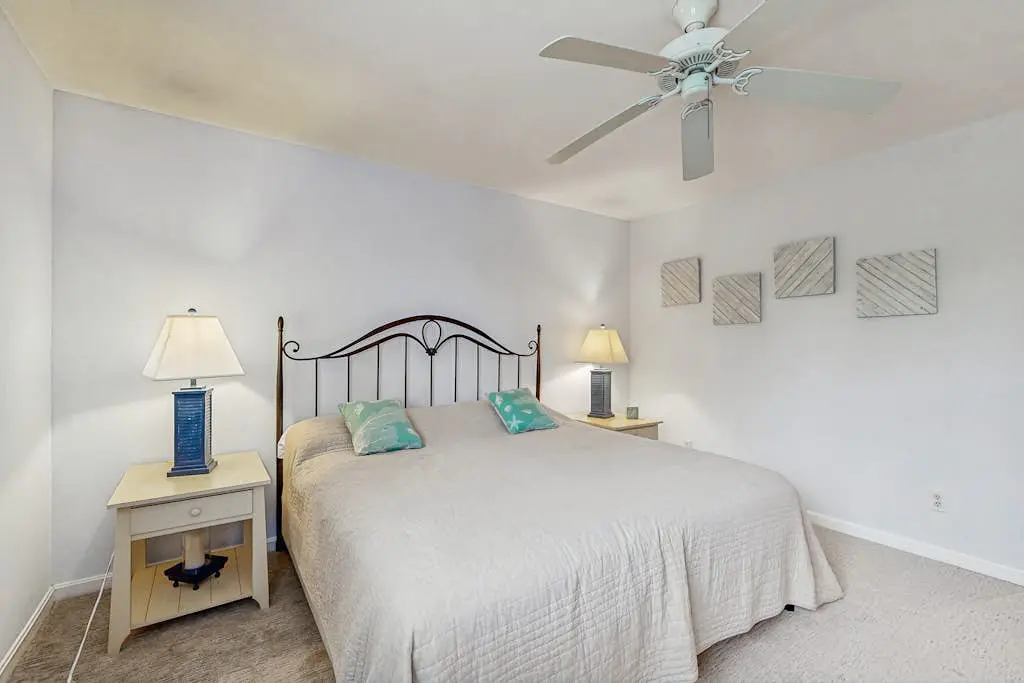 Bayside Resort - 11490 West Sand Cove Rd