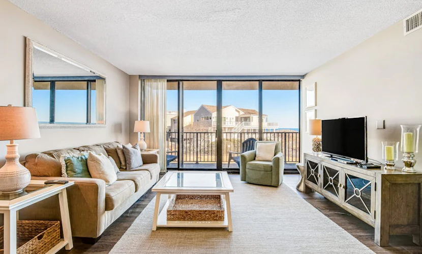 Sea Colony 1st floor condo w/ tennis court, shared sauna & balcony w/ ocean view