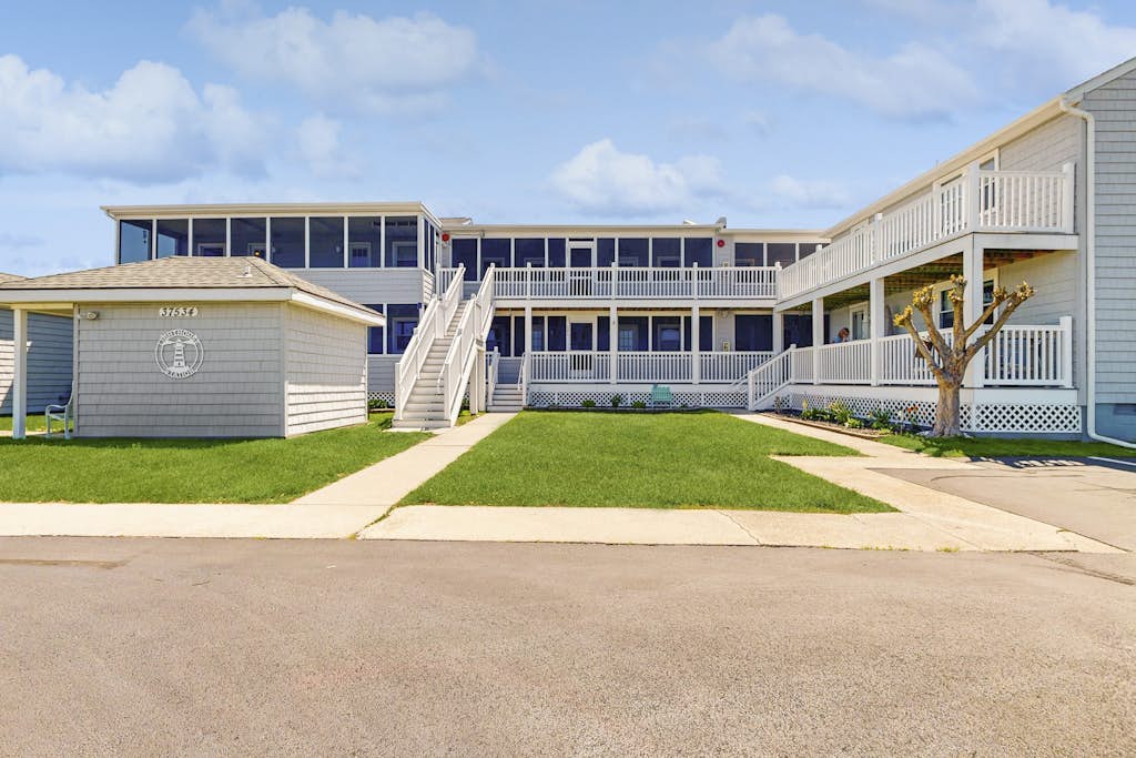 Fenwick Island Condo on 2nd Floor w/Free WiFi, Washer/Dryer, Central AC, & Cable