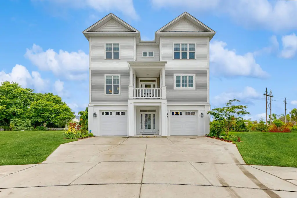 Tidal Walk - 13 Larchmont Ct
