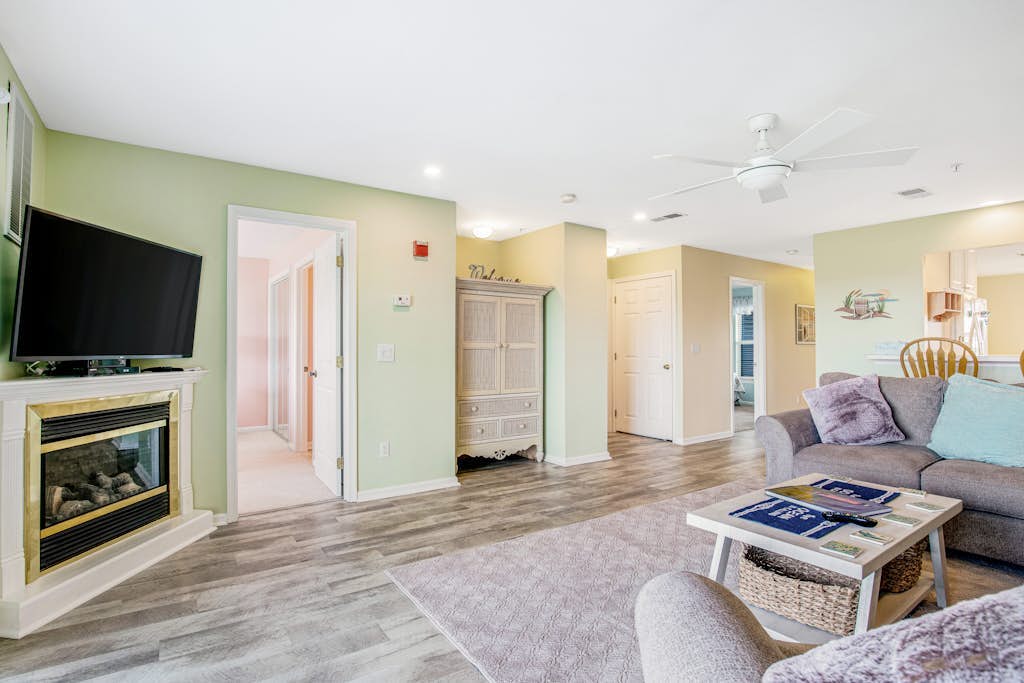 Bethany Bay second floor condo with pool, high-speed WiFi, central AC, & W/D
