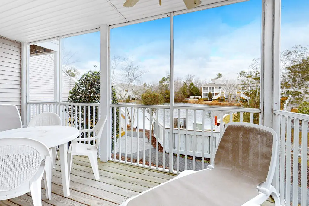 Sea Colony - 53032 Lakeshore Dr