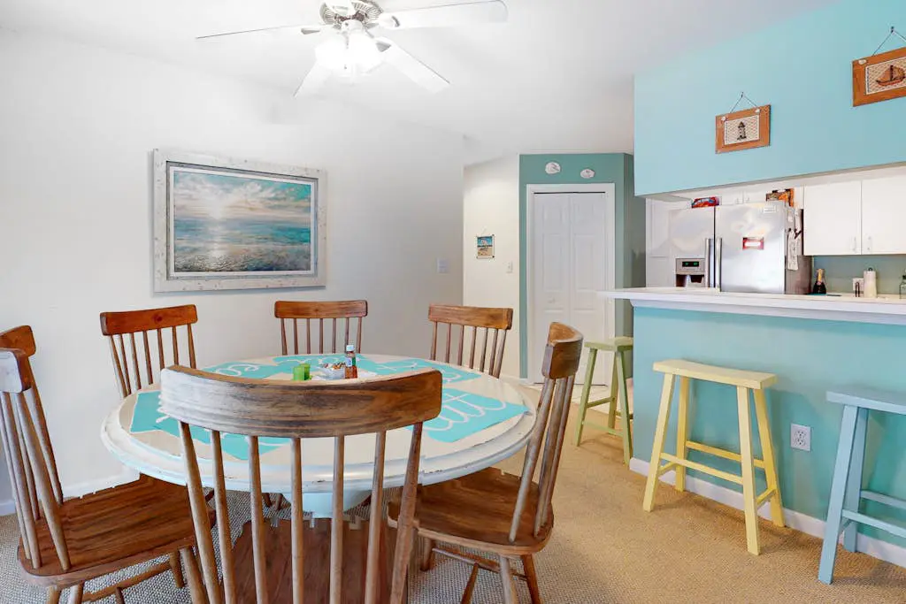 Sea Colony - 53032 Lakeshore Dr