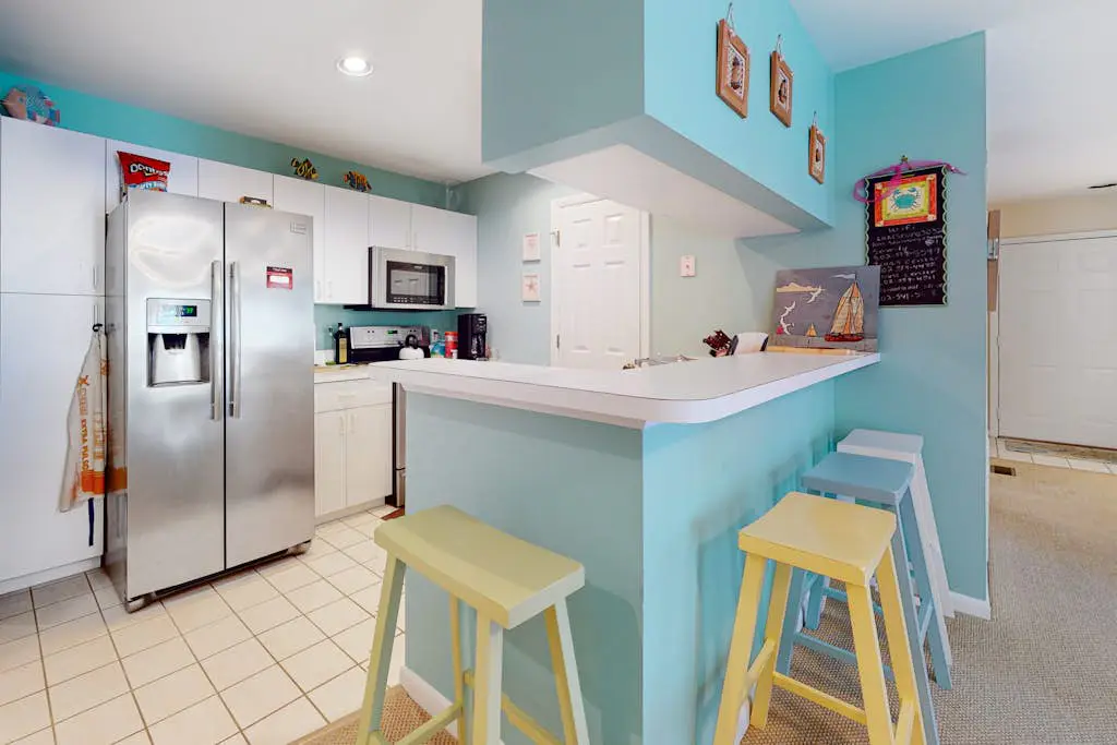 Sea Colony - 53032 Lakeshore Dr
