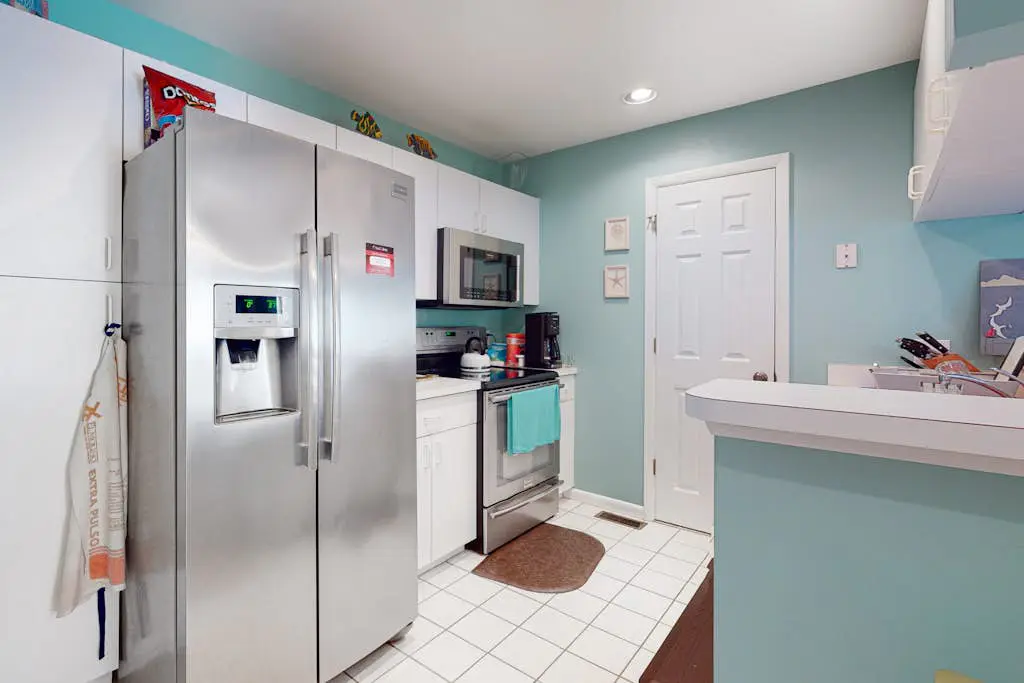 Sea Colony - 53032 Lakeshore Dr