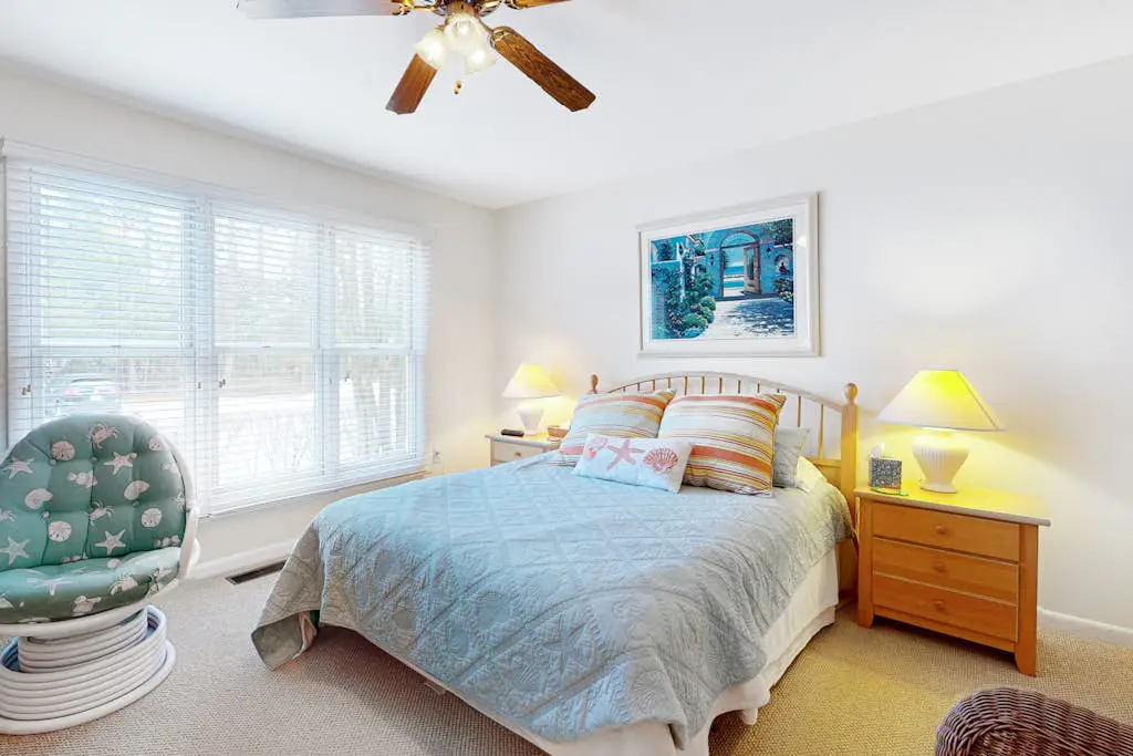 Sea Colony - 53032 Lakeshore Dr