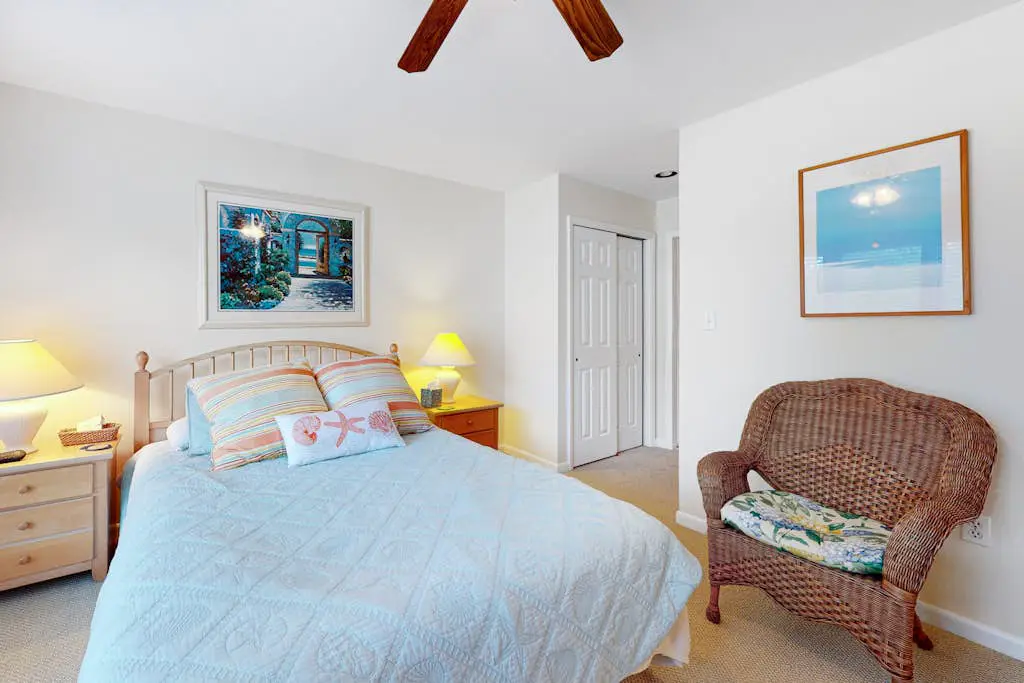 Sea Colony - 53032 Lakeshore Dr