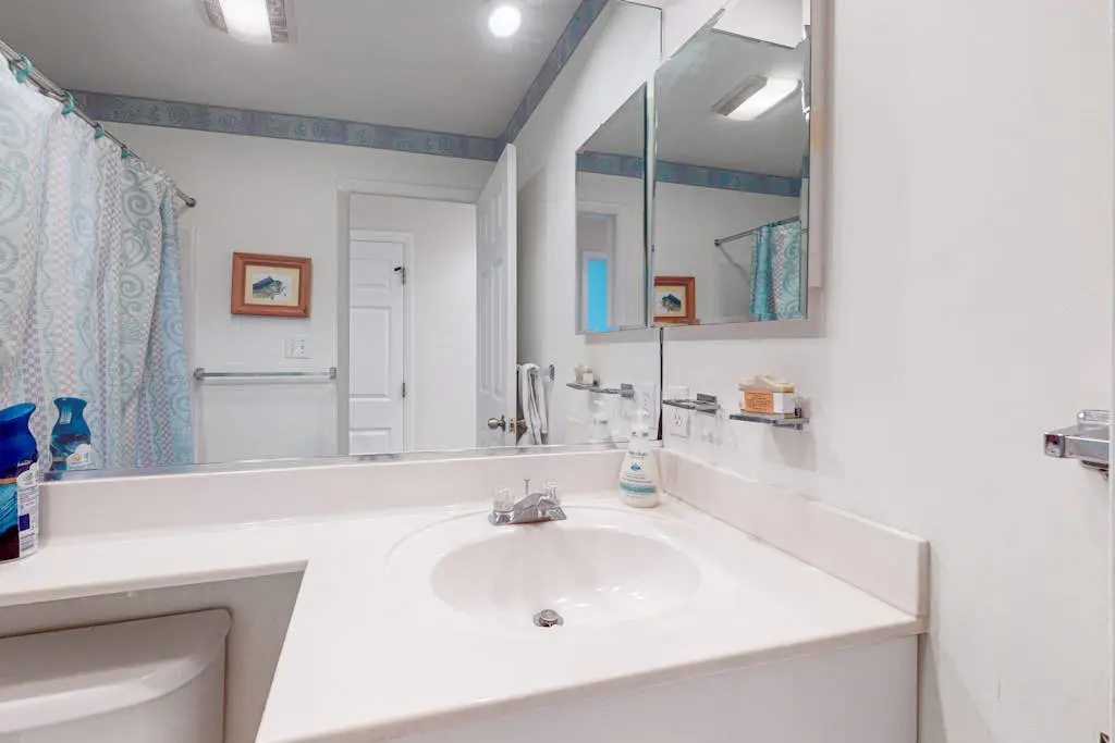 Sea Colony - 53032 Lakeshore Dr