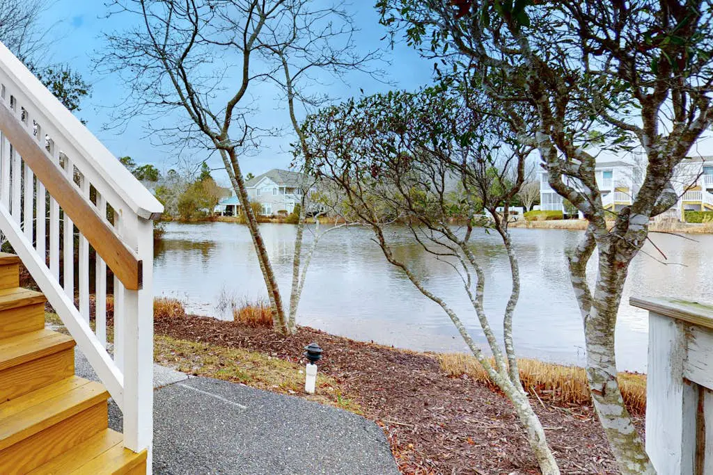 Sea Colony - 53032 Lakeshore Dr