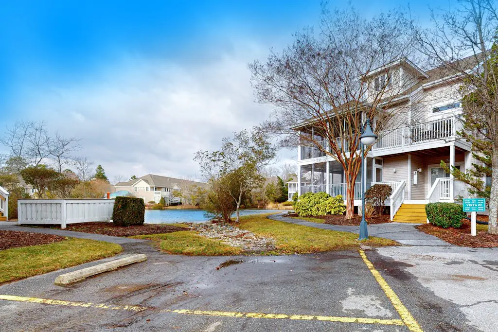 Sea Colony - 53032 Lakeshore Dr