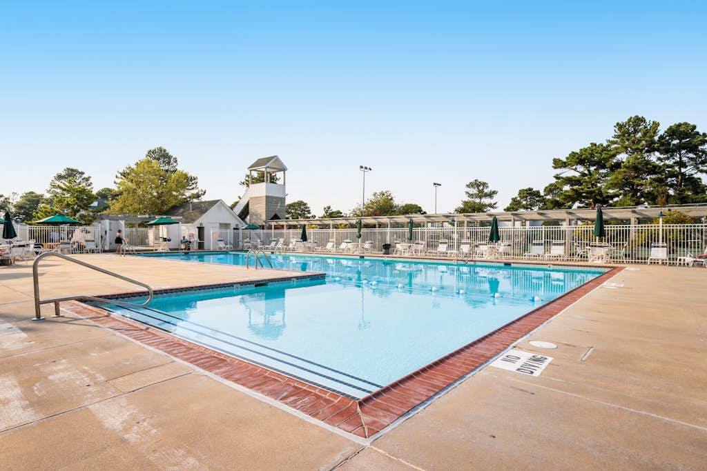 Mallard Lakes Waterfront Getaway w/ Free WiFi, A/C, Shared Pools, & Hot Tub