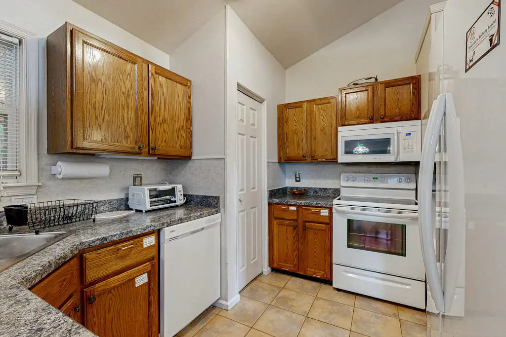 Clearwater - 33718 East Hampton Ln
