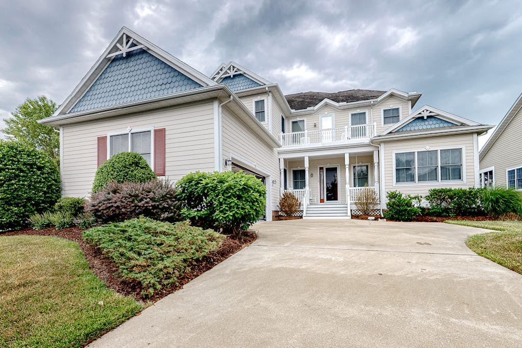 Updated Bayside Resort Home w/ Shared Pools, Easy Beach Access, & Fast WiFi