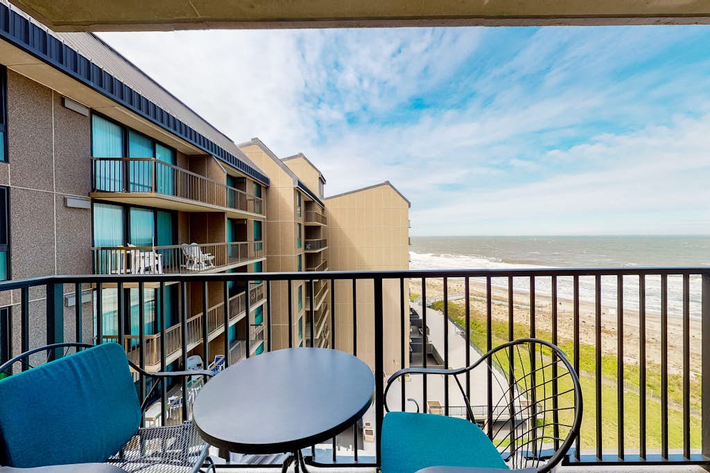 Sea Colony Oceanside Condo w/Private Washer and Dryer, Free WiFi, & Shared Pool