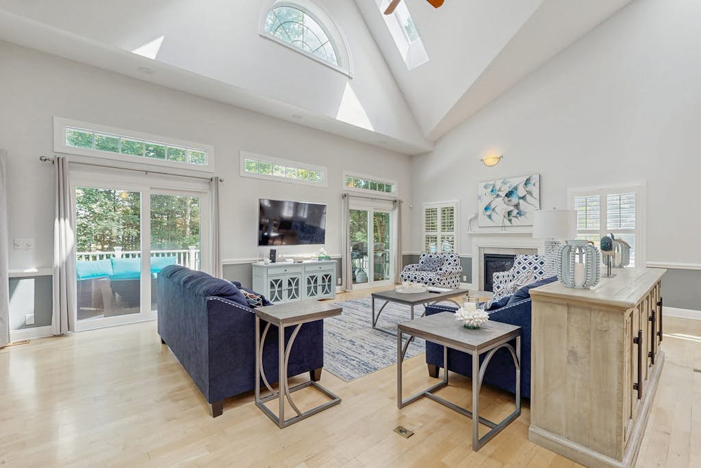 Salt Pond house with W/D, pools, & hot tub - near beach & dining