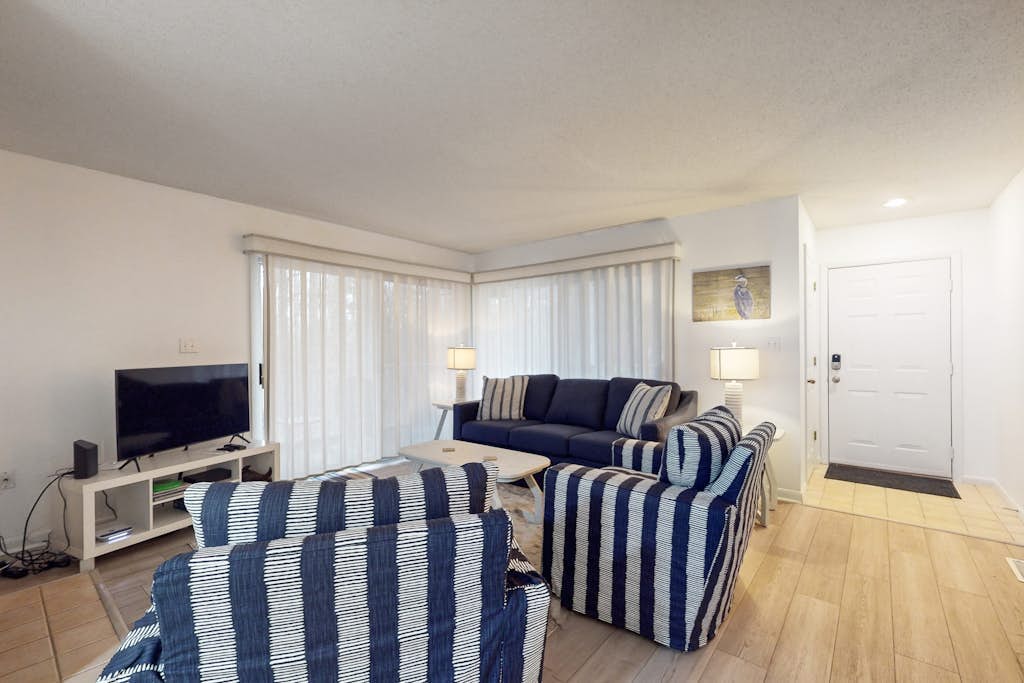Sea Colony Condo Near Beach w/Shared Hot Tubs/Pools/Gym/Sauna/WiFi/AC/Deck + W/D