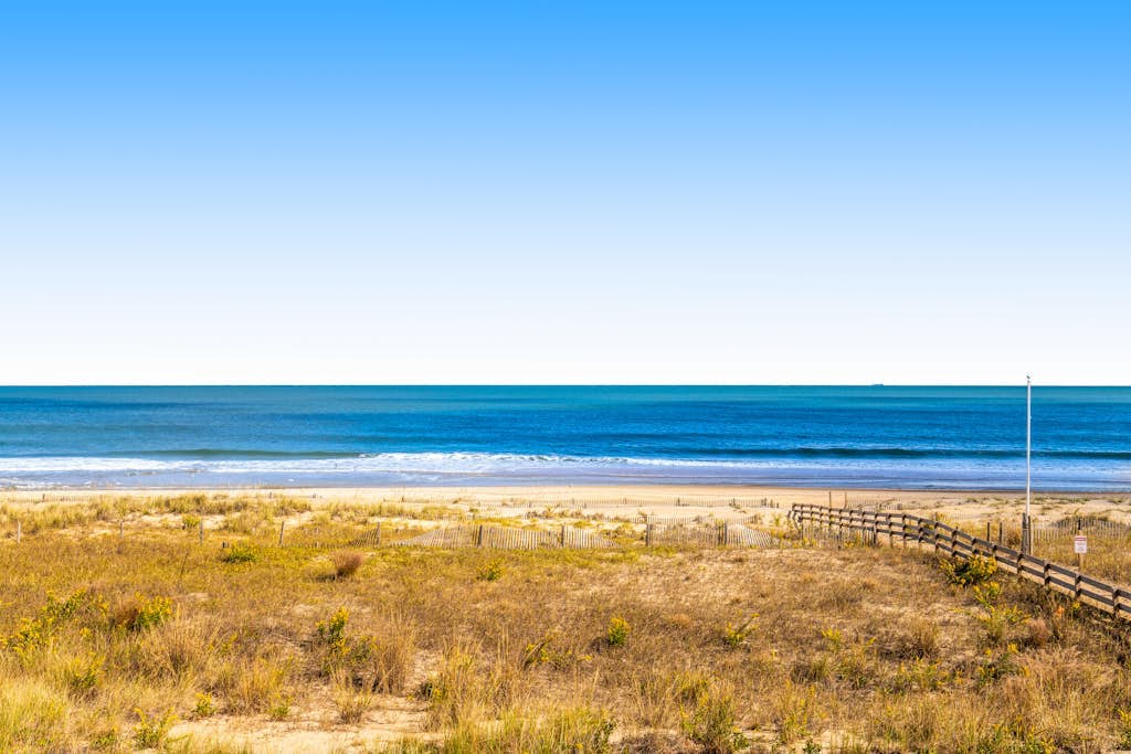 Middlesex Beach coastal getaway with free WiFi & private washer and dryer