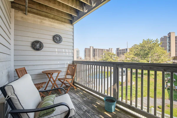 Bethany Beach Inn suite close to beach with free WiFi, central AC, & balcony