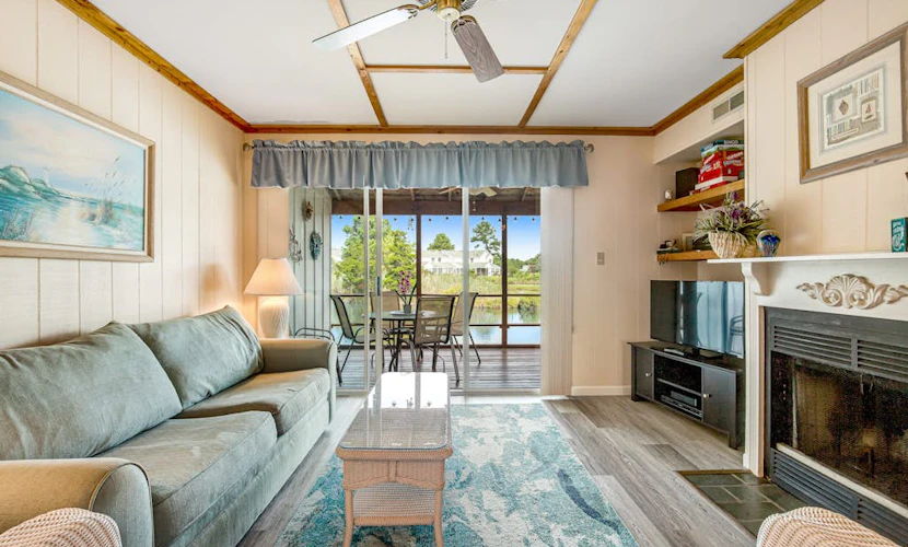 Mallard Lakes Home Overlooking the Water w/Shared Pool, Free WiFi, W/D