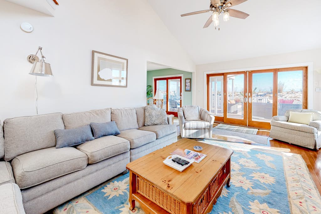 Town of Bethany Beach oceanfront home with pool & tennis access, washer/dryer