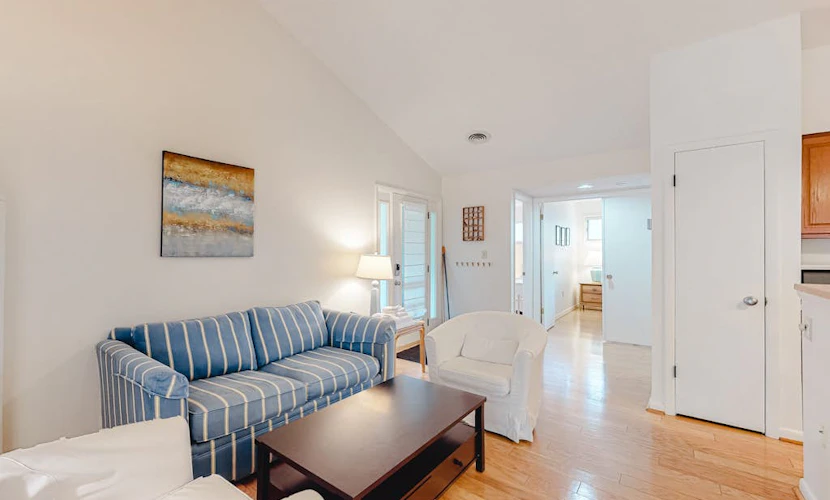 Sea Colony Condo Close to the Beach w/Free WiFi, Shared Pool, Private W/D