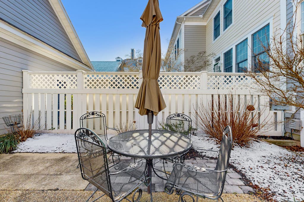 Bear Trap Dunes home with washer/dryer, WiFi, pool, & sauna - near golf