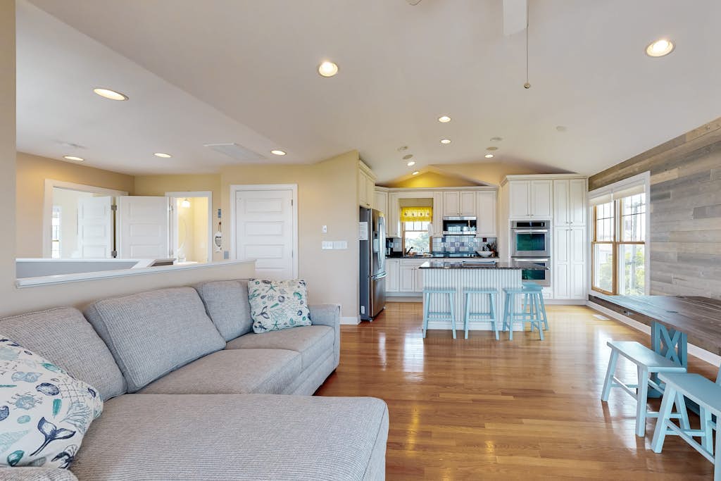Town of Fenwick island home on the water with dock & central A/C - dogs OK