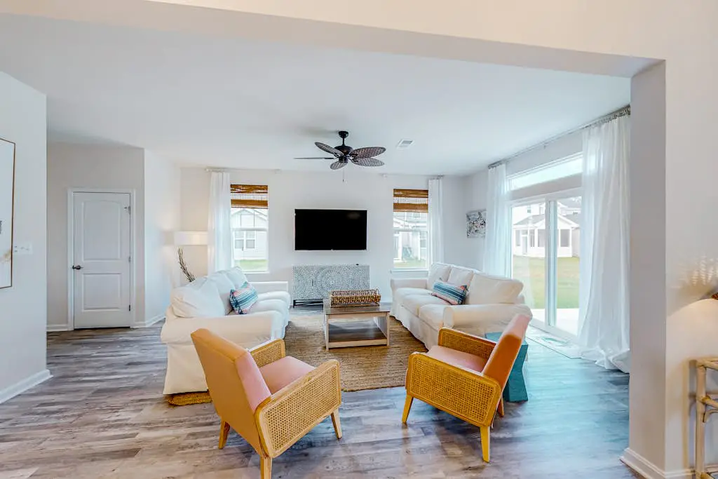 Friendship Creek - 35085 Dundee St
