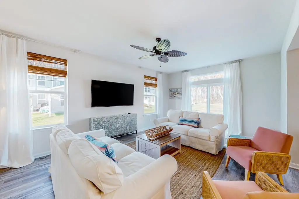 Friendship Creek - 35085 Dundee St