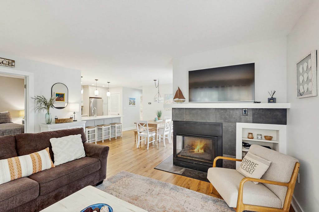 Sea Colony Condo Close to Beach w/Shared Pool & Tennis Court, Free WiFi, & AC