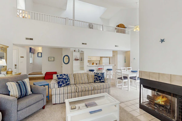 2nd floor sea colony condo with deck & high-speed WiFi - pools/sauna/tennis