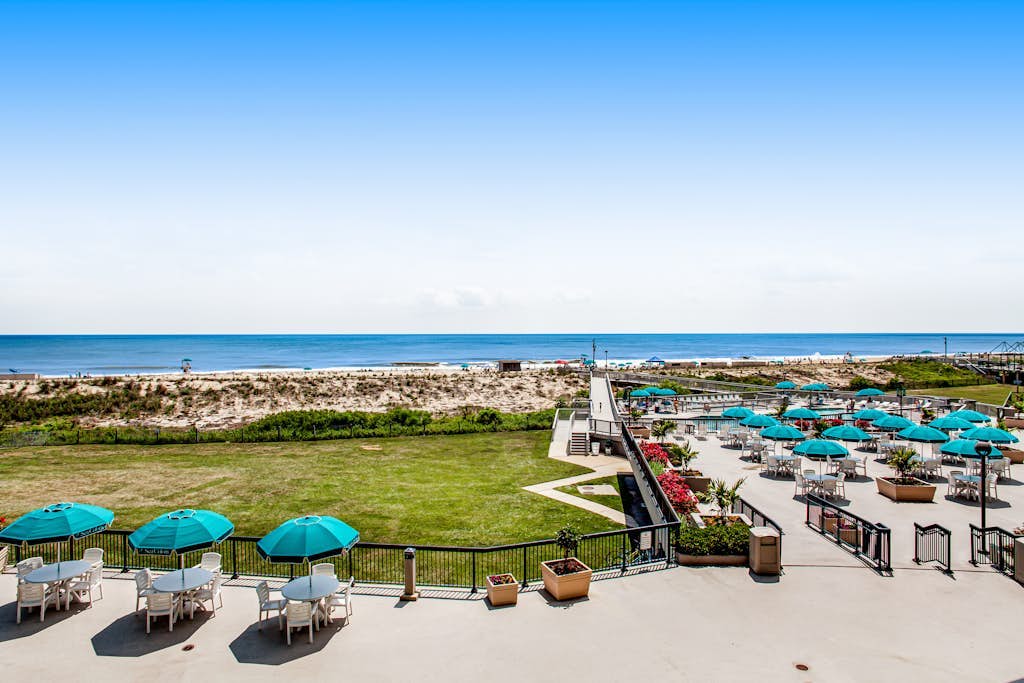 Sea Colony ocean-view condo with balcony, pool, tennis, and beach access
